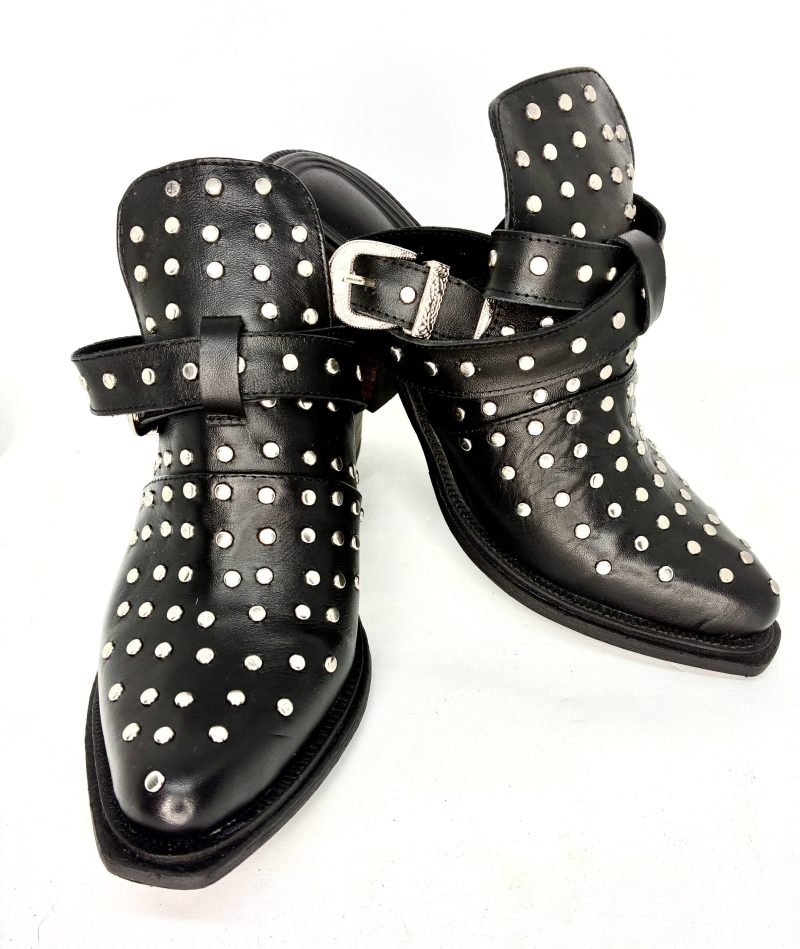 ZUECO CUERO /TACHAS - Imagen 3